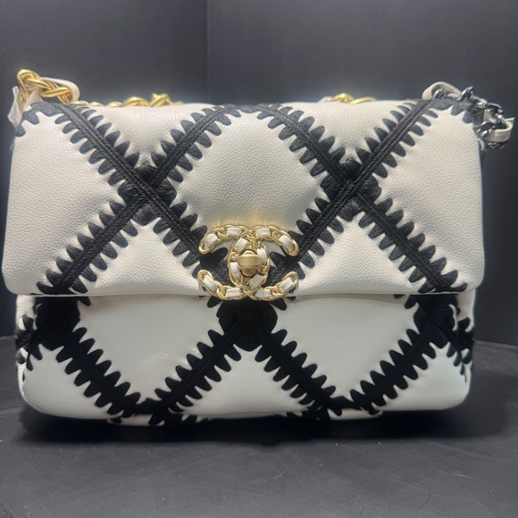 GWP CHANEL Makeup Shoulder/Handbag w/Mixed Media Chain~NIB - Picture 16 of 17